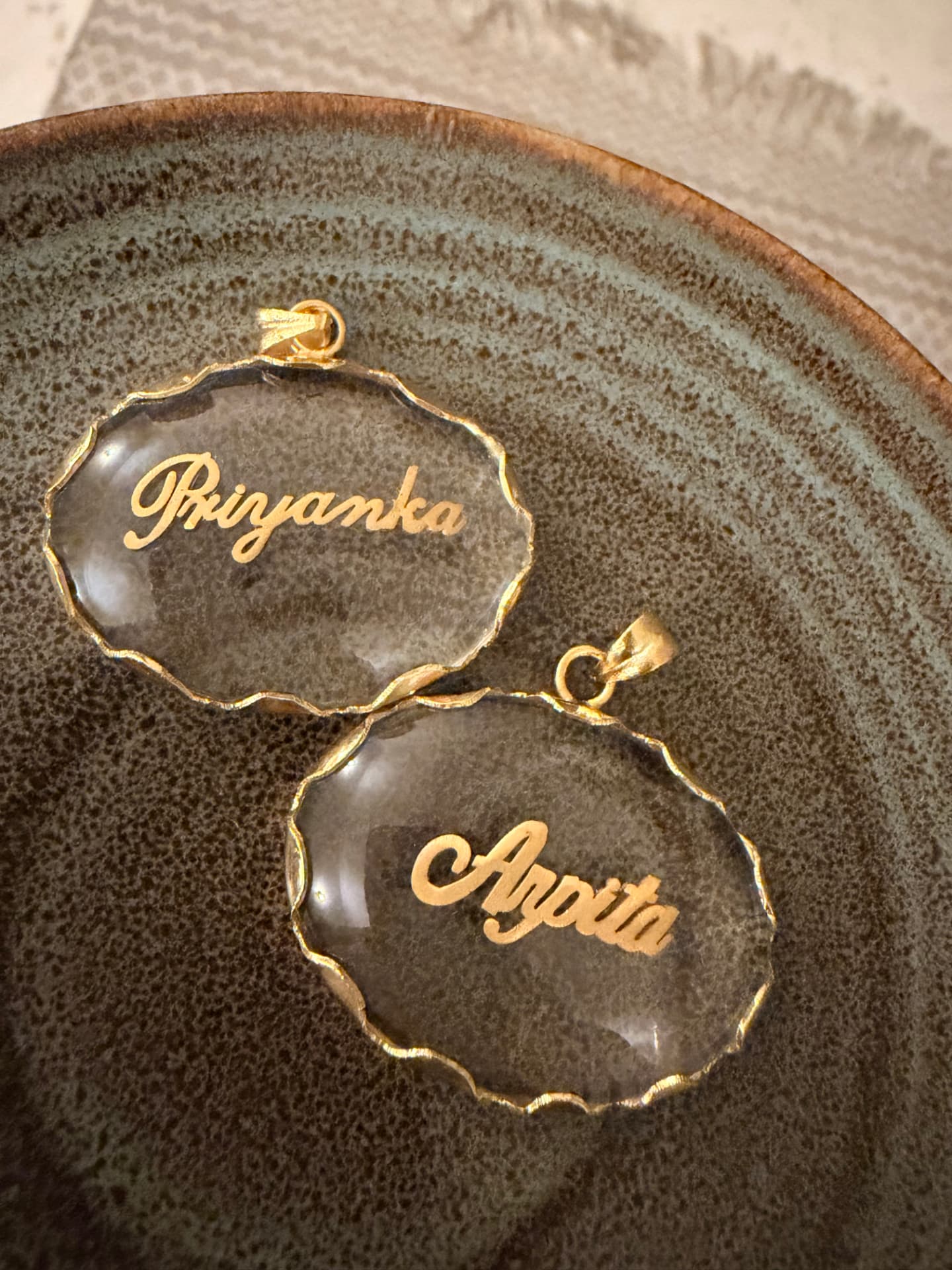 Personalised gold script name pendants in glass