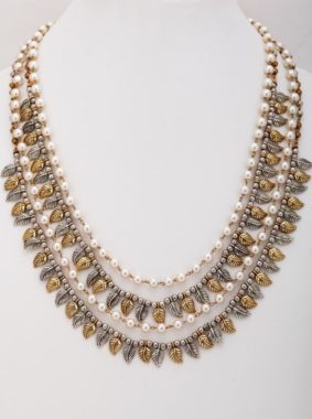 Pretty Pearl and gold silver leaf strand necklace LE8 (2)