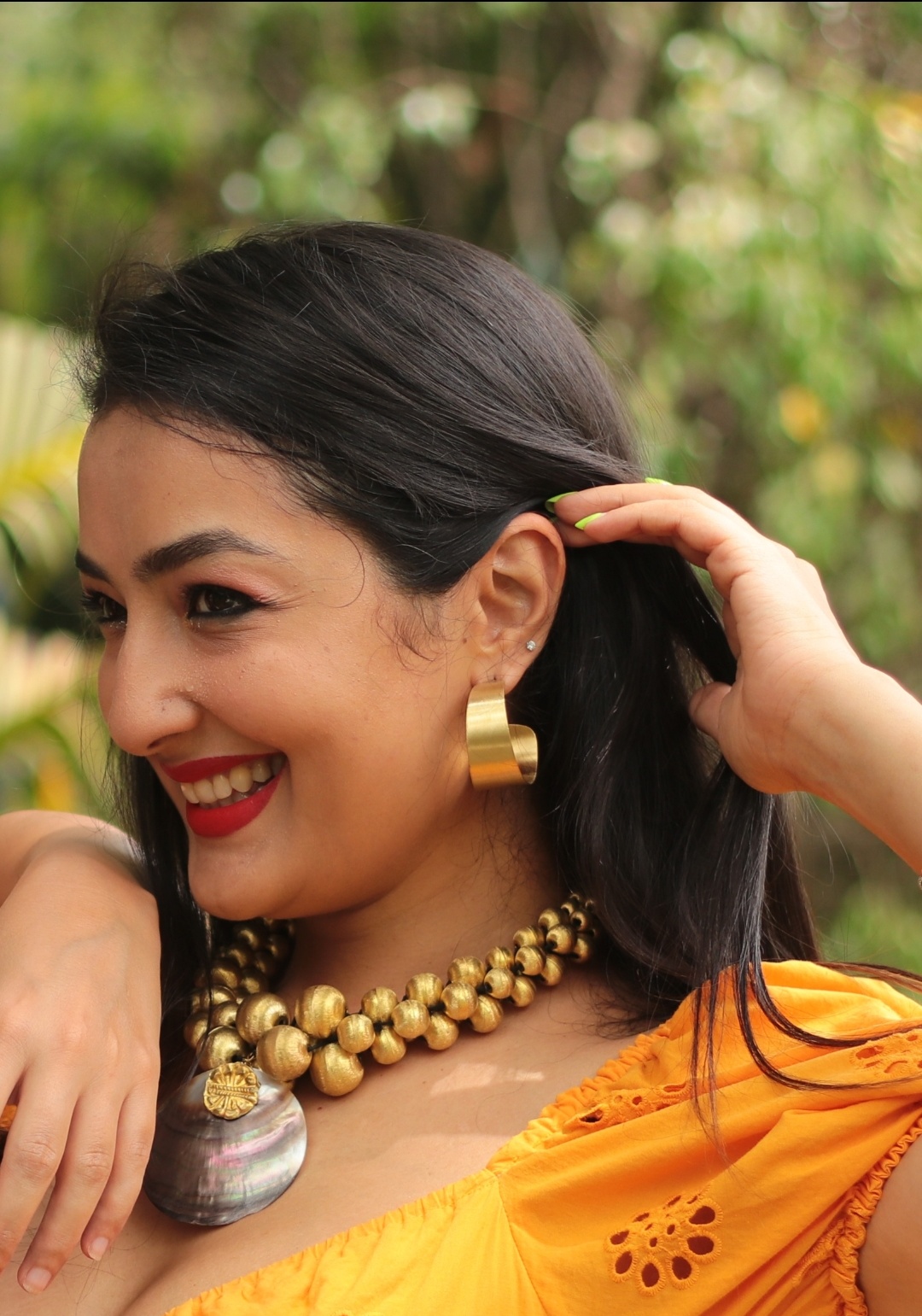 Free Photos - A Lovely Indian Woman Wearing A Red, Traditional Saree And  Adorned With Exquisite Jewelry. Her Smile Radiates Warmth And Beauty, While  Her Piercing Necklaces And Earrings Enhance Her Elegance.